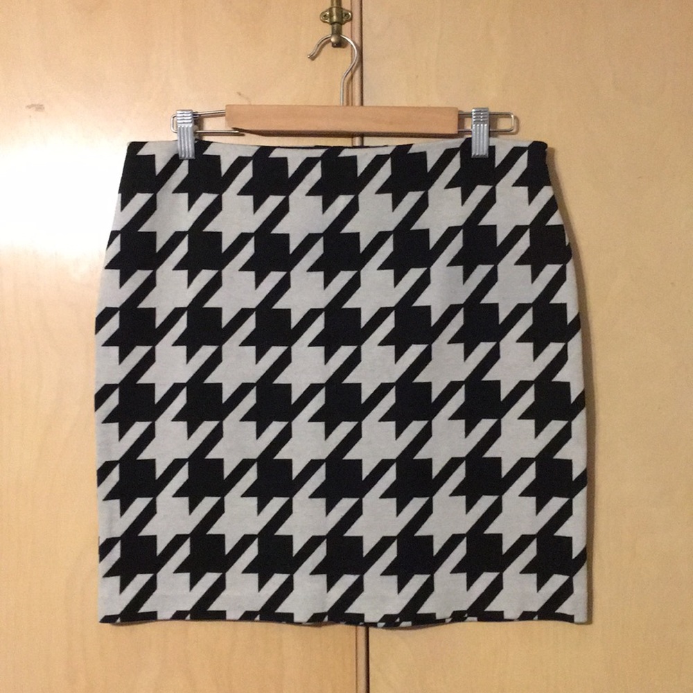 Houndstooth Knit Pencil Skirt